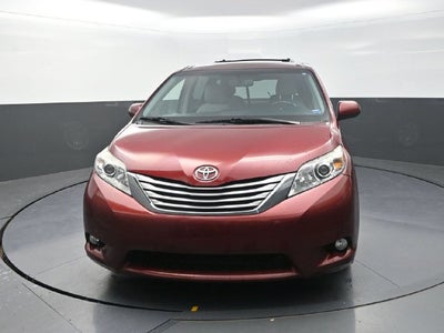 2017 Toyota Sienna XLE 8 Passenger