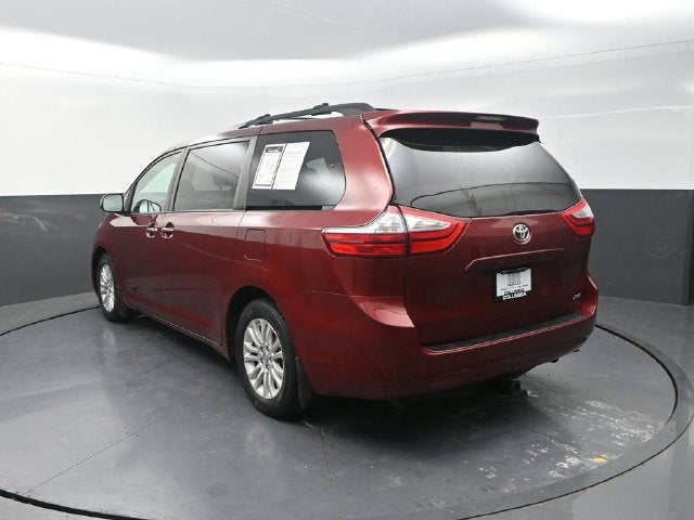 2017 Toyota Sienna XLE 8 Passenger