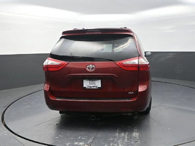 2017 Toyota Sienna XLE 8 Passenger