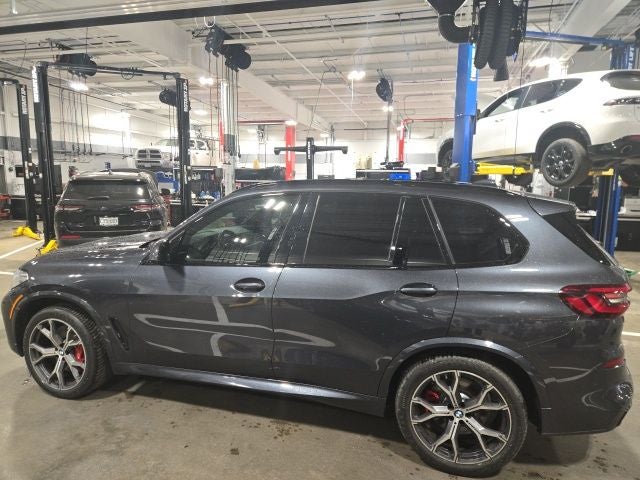 2021 BMW X5 M50i