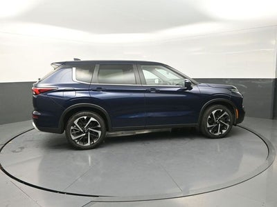2024 Mitsubishi Outlander Base