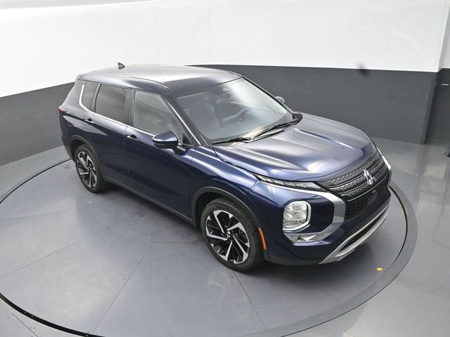 2024 Mitsubishi Outlander Base