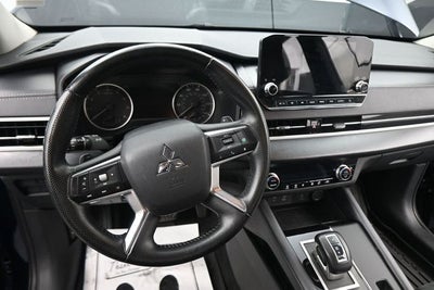 2024 Mitsubishi Outlander Base