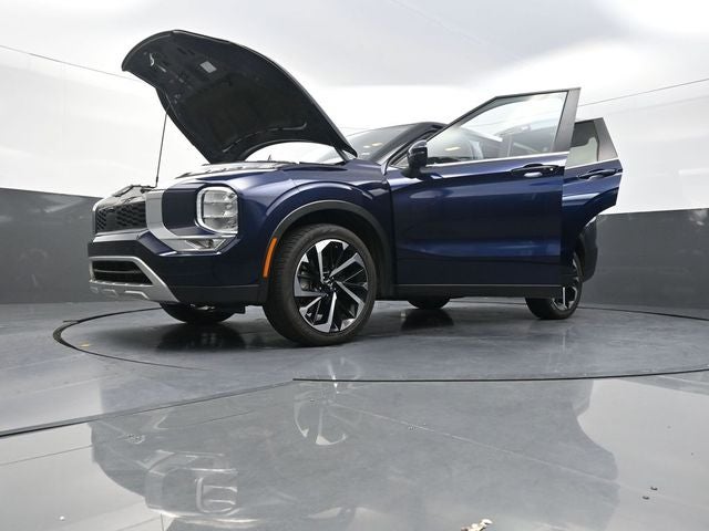 2024 Mitsubishi Outlander Base