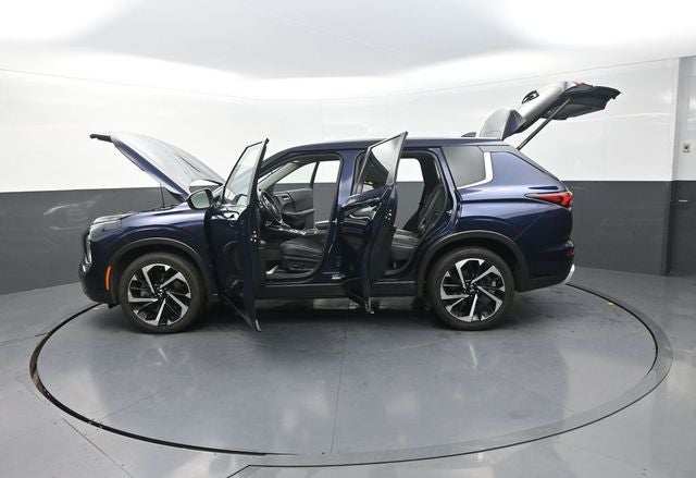 2024 Mitsubishi Outlander Base
