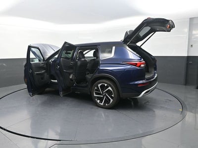 2024 Mitsubishi Outlander Base