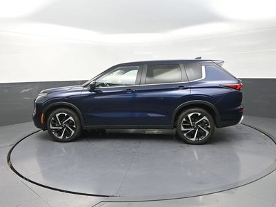 2024 Mitsubishi Outlander Base