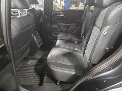 2024 Mitsubishi Outlander Base