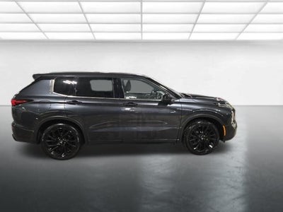 2024 Mitsubishi Outlander Base