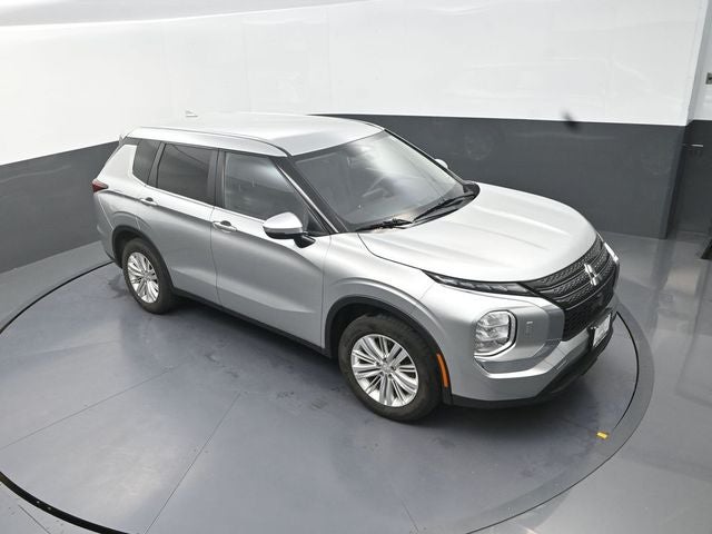 2022 Mitsubishi Outlander ES