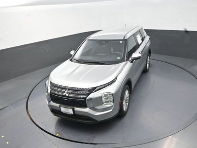 2022 Mitsubishi Outlander ES