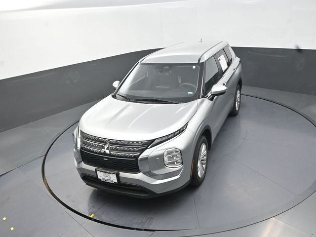 2022 Mitsubishi Outlander ES