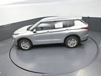 2022 Mitsubishi Outlander ES