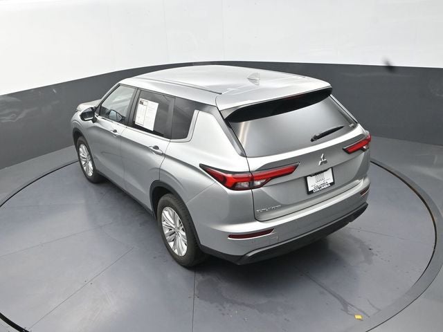 2022 Mitsubishi Outlander ES