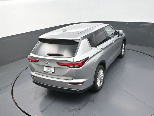 2022 Mitsubishi Outlander ES