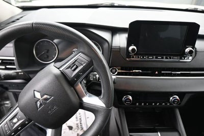 2022 Mitsubishi Outlander ES