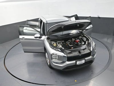 2022 Mitsubishi Outlander ES