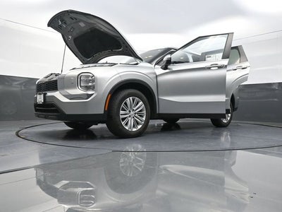 2022 Mitsubishi Outlander ES