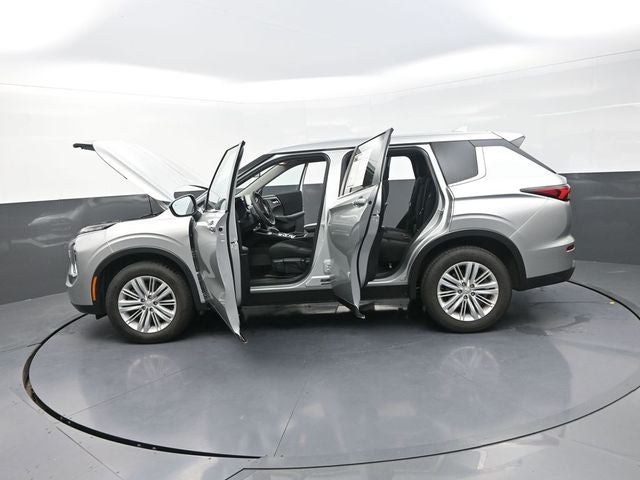 2022 Mitsubishi Outlander ES