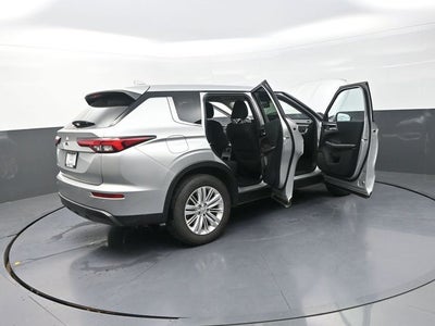 2022 Mitsubishi Outlander ES