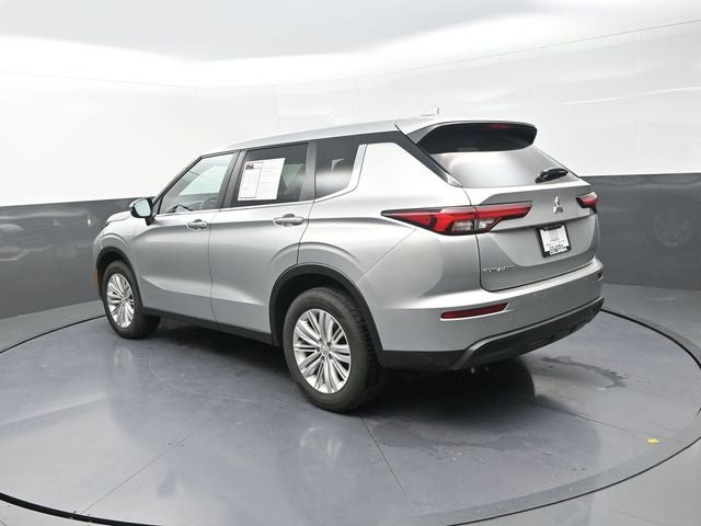 2022 Mitsubishi Outlander ES
