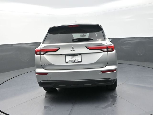 2022 Mitsubishi Outlander ES