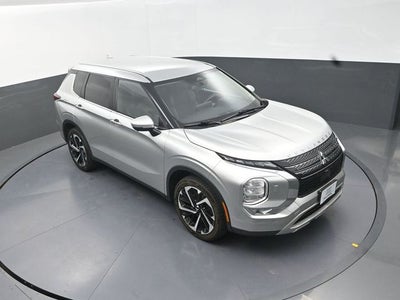 2023 Mitsubishi Outlander Base