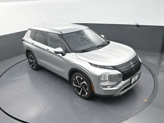 2023 Mitsubishi Outlander Base