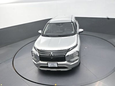 2023 Mitsubishi Outlander Base
