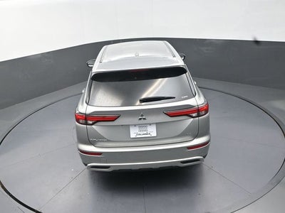 2023 Mitsubishi Outlander Base