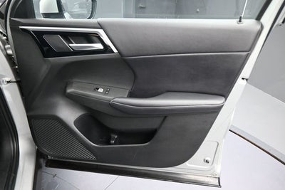 2023 Mitsubishi Outlander Base