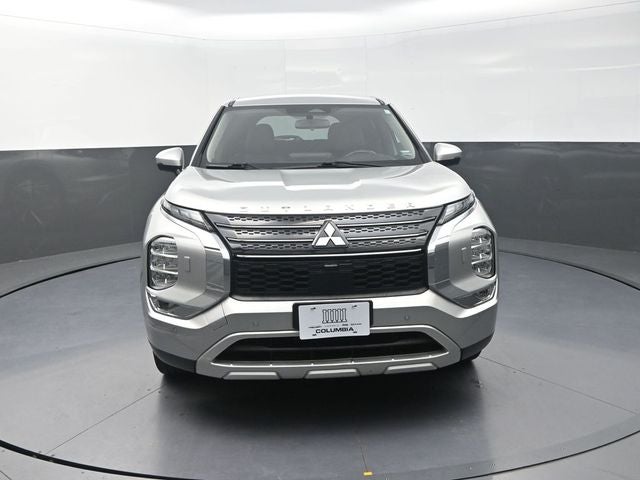 2023 Mitsubishi Outlander Base